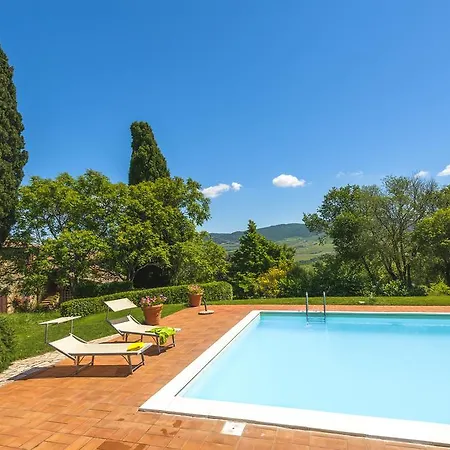 Podere La Montalla Farm stay Contignano