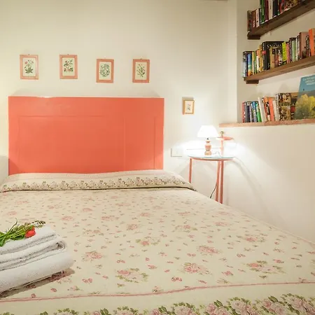 Podere La Montalla Farm stay *